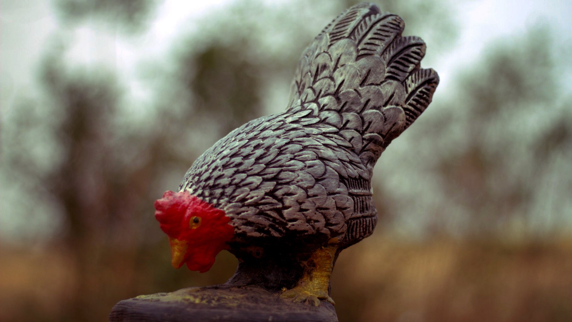Another sculpture of chicken